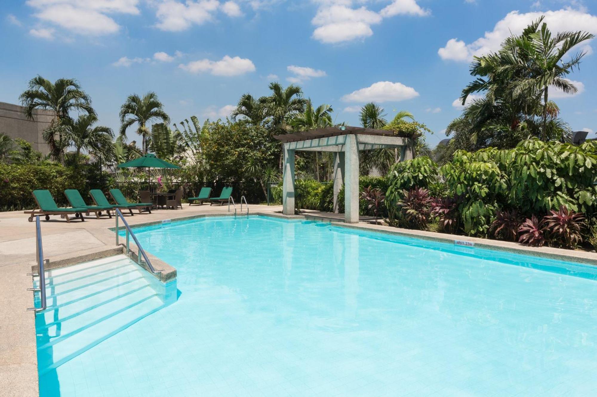 Holiday Inn & Suites Manila Galleria By Ihg Pasig City Exteriér fotografie